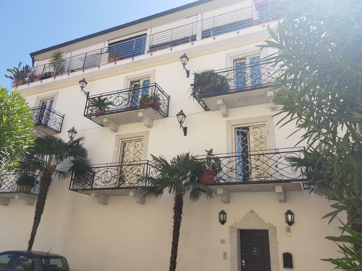 Rodeo Drive Apartment Виареджо Екстериор снимка